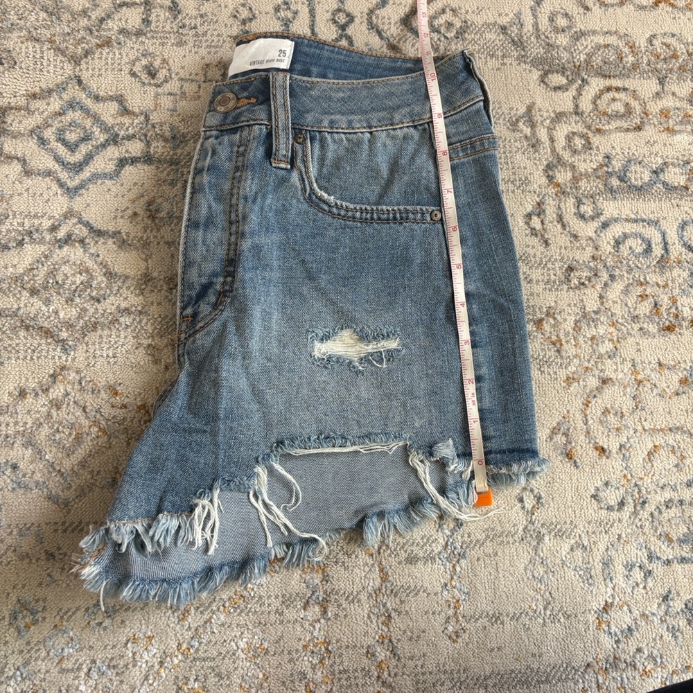 RSQ Vintage High Rise Blue Distressed Jean Shorts 25 - Picture 5 of 7